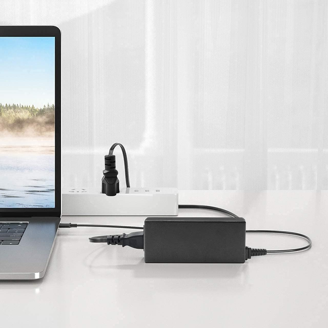 Famous Tech Shop 45W USB-C Laptop Charger for Lenovo, Dell, HP & MacBook